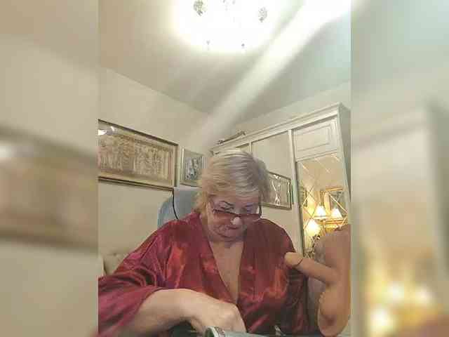 KarinkaSweet webcam