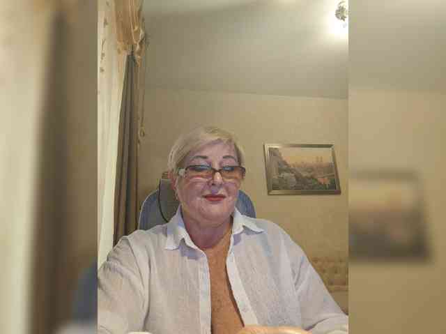 KarinkaSweet webcam