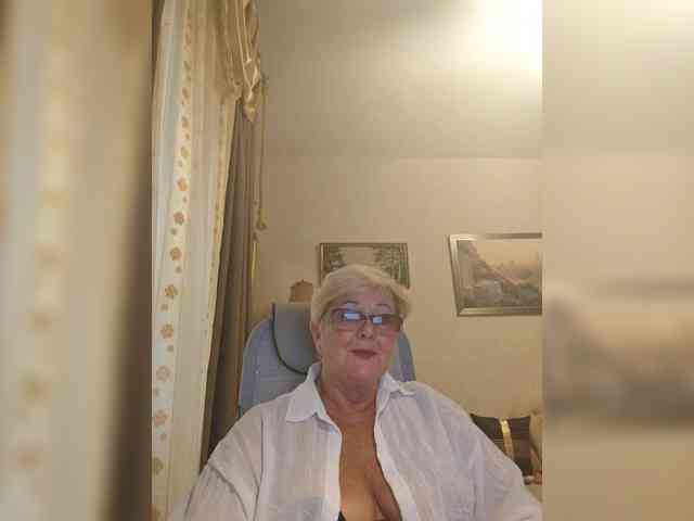 KarinkaSweet webcam