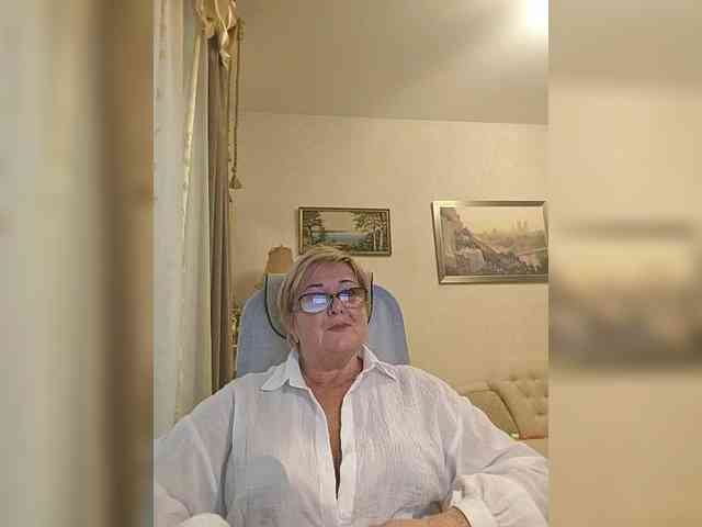 KarinkaSweet webcam