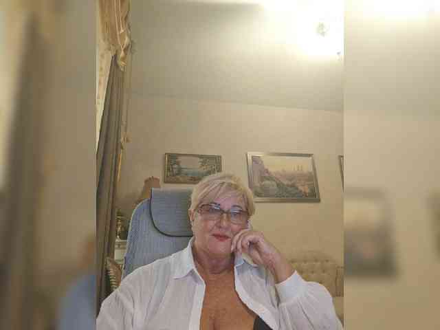 KarinkaSweet webcam