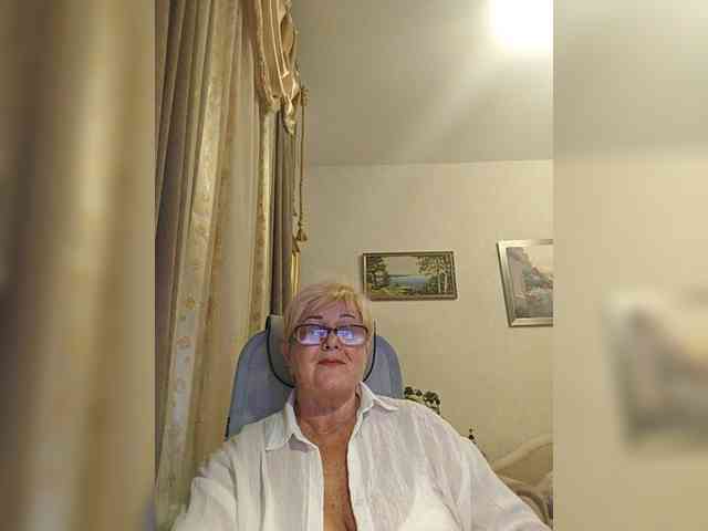 KarinkaSweet webcam