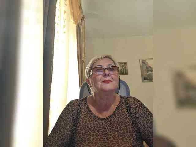 KarinkaSweet webcam