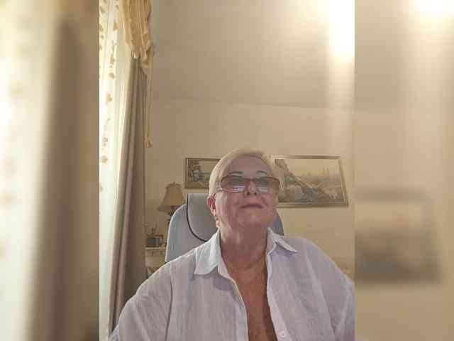 KarinkaSweet webcam