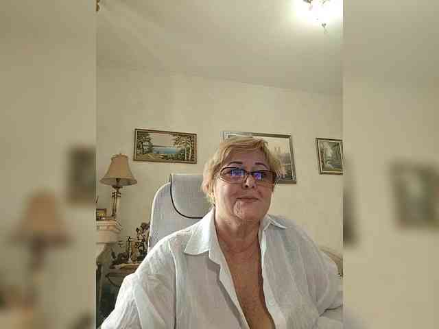 KarinkaSweet webcam