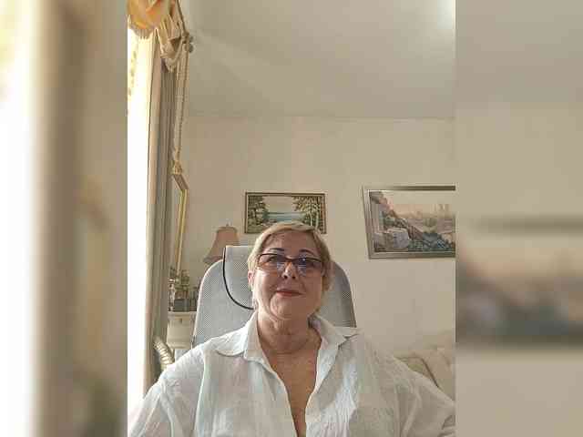 KarinkaSweet webcam
