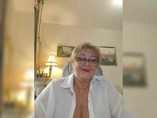 KarinkaSweet webcam