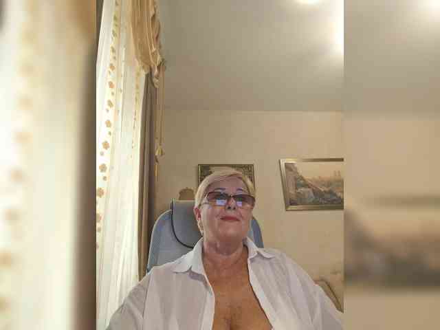 KarinkaSweet webcam