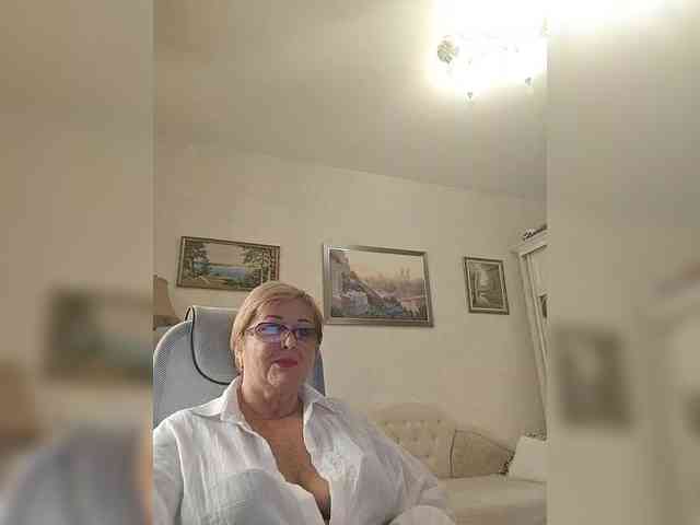 KarinkaSweet webcam