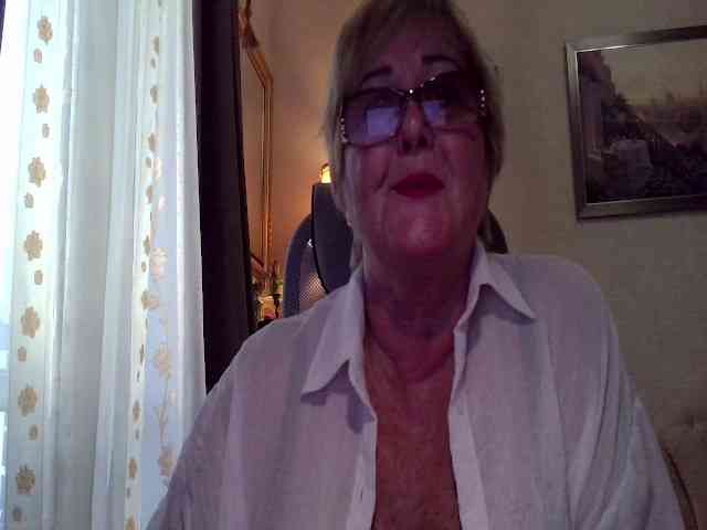 KarinkaSweet webcam