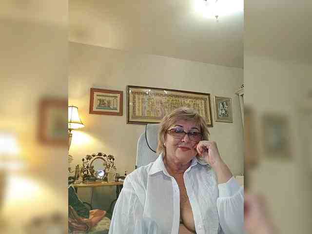KarinkaSweet webcam