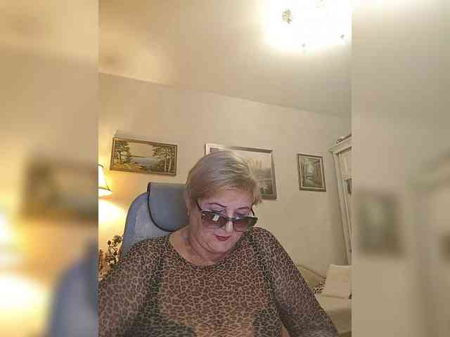 KarinkaSweet webcam