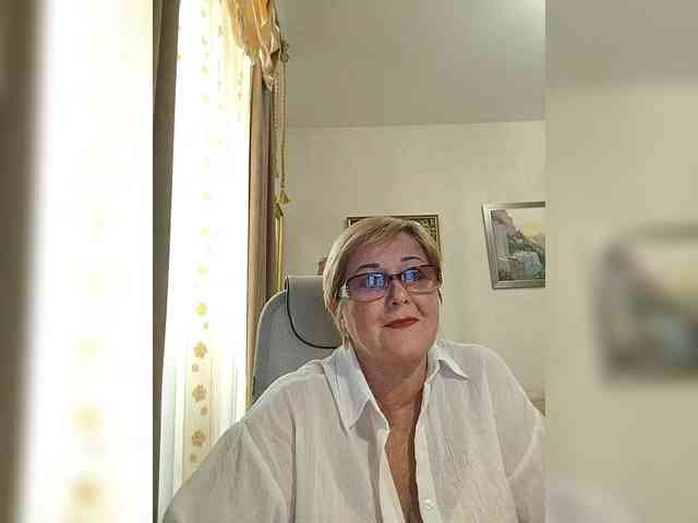 KarinkaSweet webcam