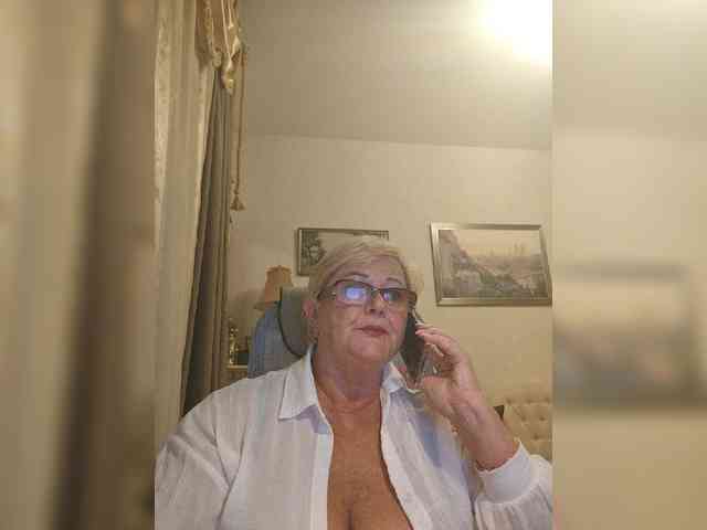 KarinkaSweet webcam