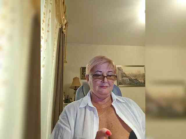 KarinkaSweet webcam