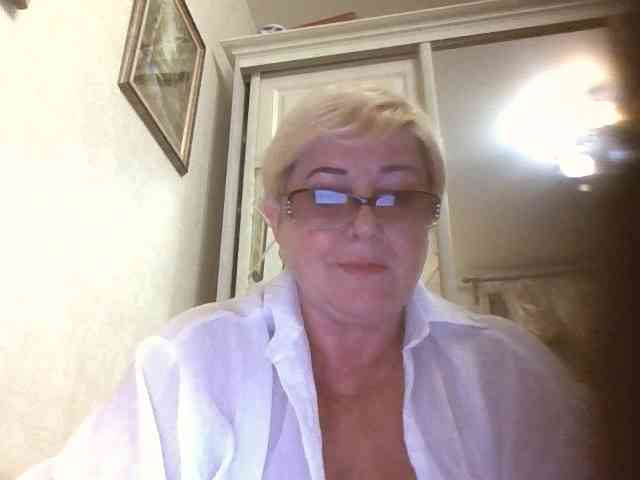 KarinkaSweet webcam