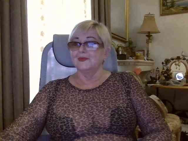 KarinkaSweet webcam