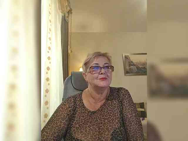 KarinkaSweet webcam