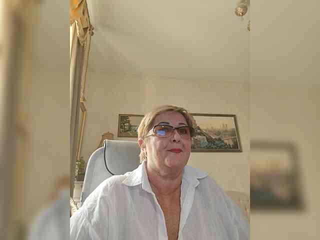 KarinkaSweet webcam