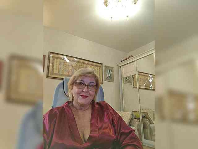 KarinkaSweet webcam