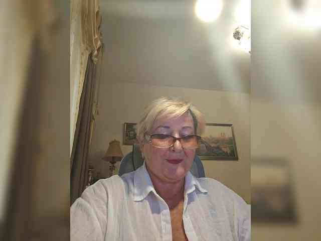 KarinkaSweet webcam