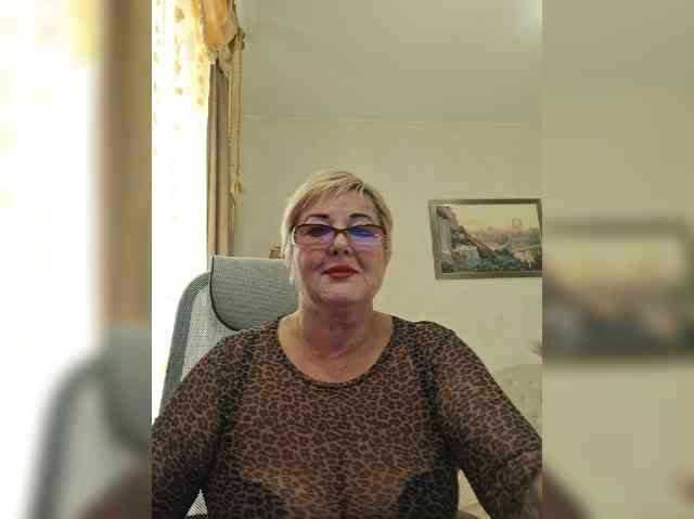 KarinkaSweet webcam