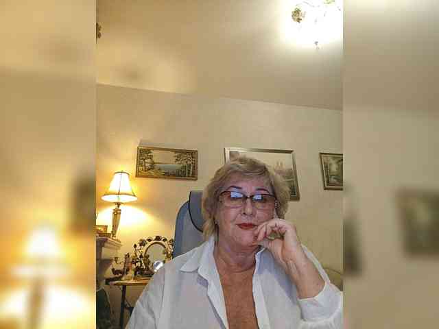 KarinkaSweet webcam
