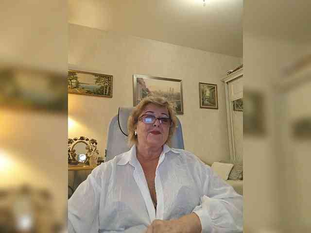 KarinkaSweet webcam