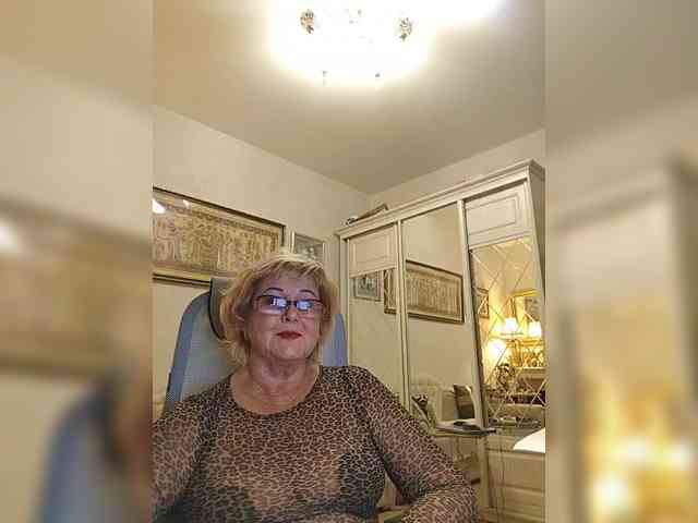 KarinkaSweet webcam