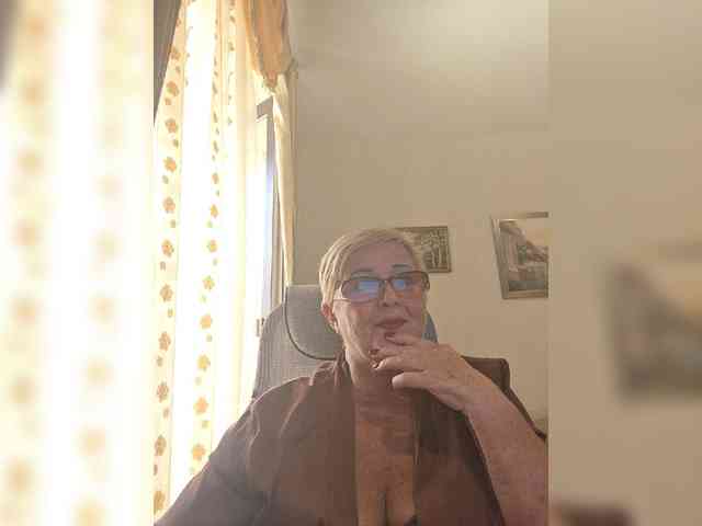 KarinkaSweet webcam