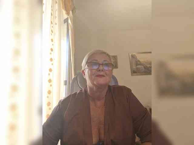 KarinkaSweet webcam