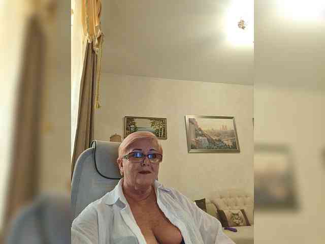 KarinkaSweet webcam