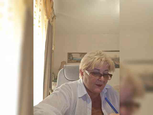 KarinkaSweet webcam
