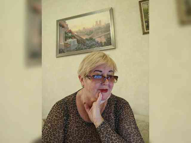 KarinkaSweet webcam