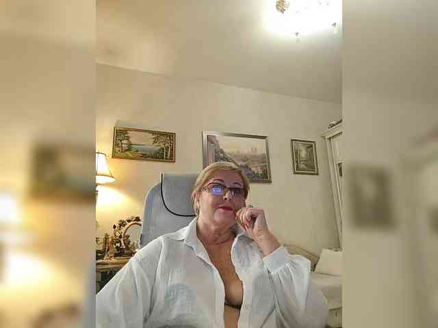 KarinkaSweet webcam