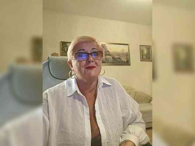 KarinkaSweet webcam