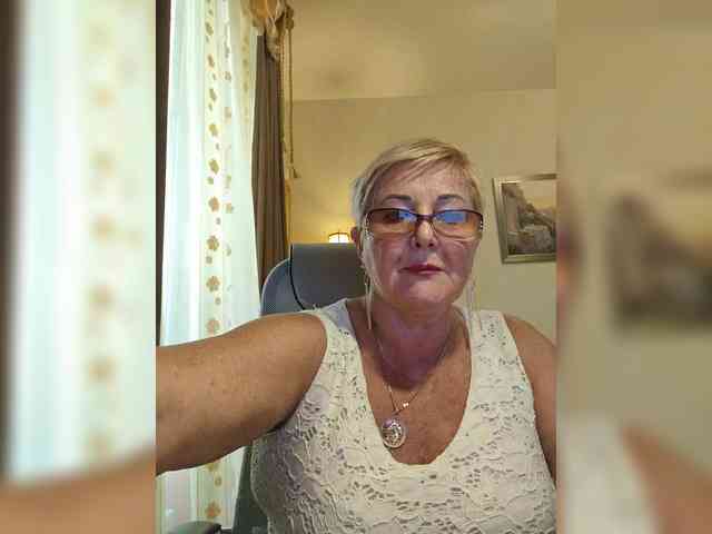 KarinkaSweet Live Webcam on BongaCams