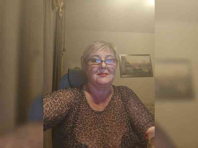 KarinkaSweet webcam