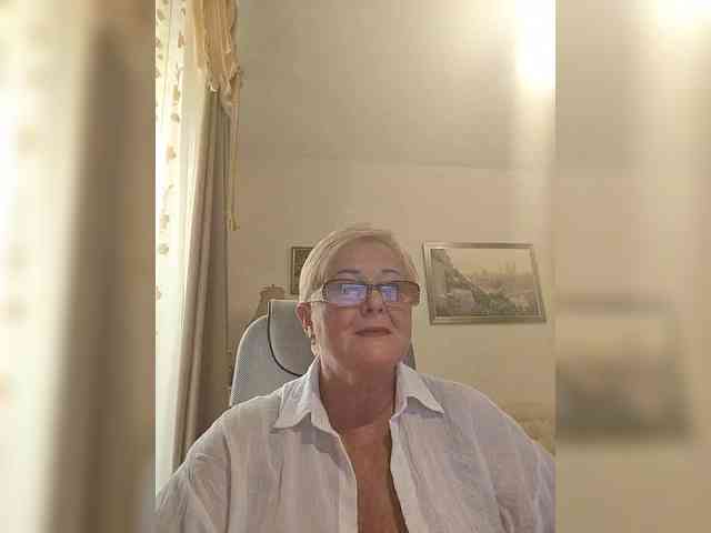 KarinkaSweet webcam