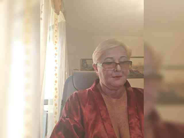KarinkaSweet webcam