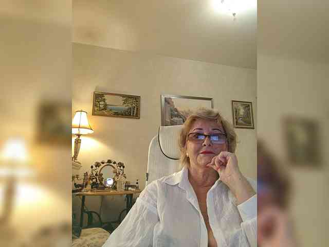 KarinkaSweet webcam