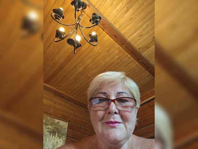KarinkaSweet webcam