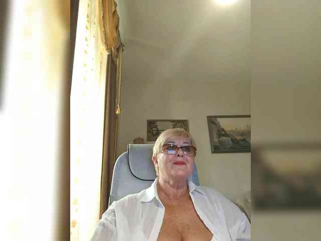 KarinkaSweet webcam