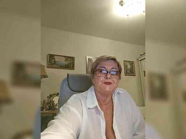 KarinkaSweet webcam
