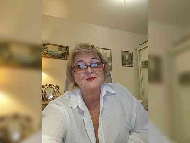 KarinkaSweet webcam