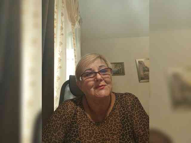 KarinkaSweet webcam