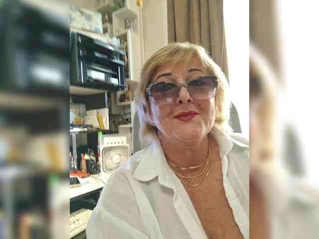 KarinkaSweet webcam