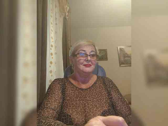 KarinkaSweet webcam
