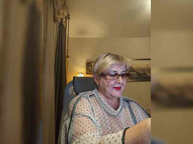 KarinkaSweet webcam