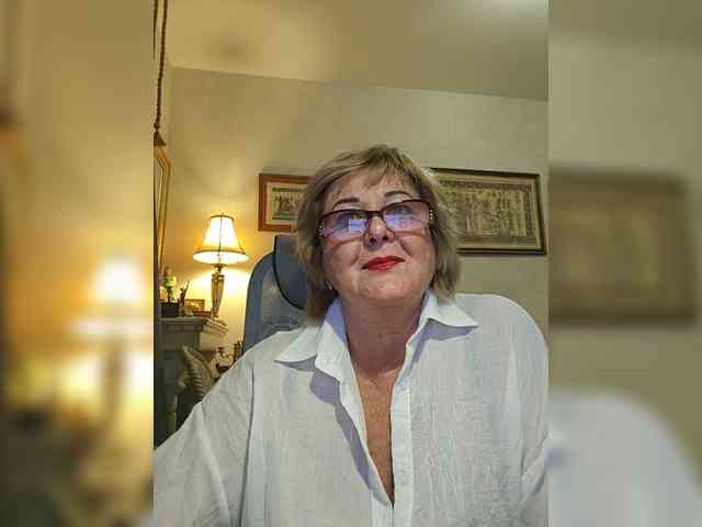 KarinkaSweet webcam